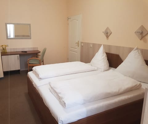 Double Room | Desk, soundproofing, iron/ironing board, free WiFi