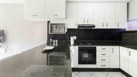 Family Apartment | Private kitchen | Full-size fridge, microwave, oven, stovetop