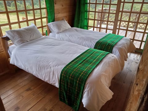 Chalet, 3 Bedrooms | Desk, free WiFi, bed sheets