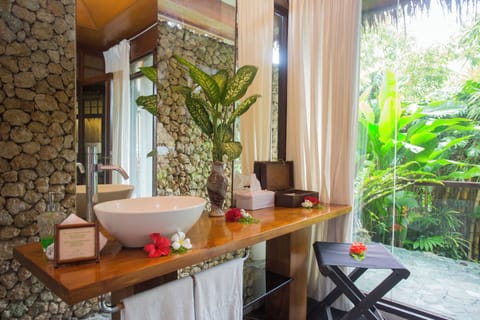 Garden Villa | Bathroom | Free toiletries, hair dryer, slippers, soap