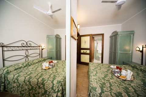 Double Room | 10 bedrooms, premium bedding, Select Comfort beds, minibar