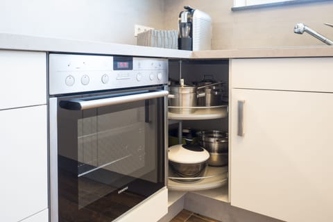 Apartment, Terrace | Private kitchen | Full-size fridge, microwave, oven, stovetop