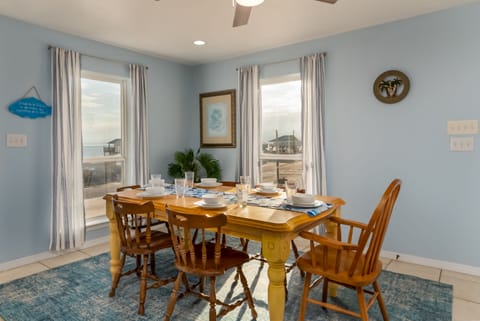 Dining with Gulf View Dauphin Island