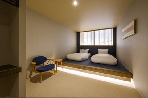 Standard Room | In-room safe, desk, free WiFi, bed sheets