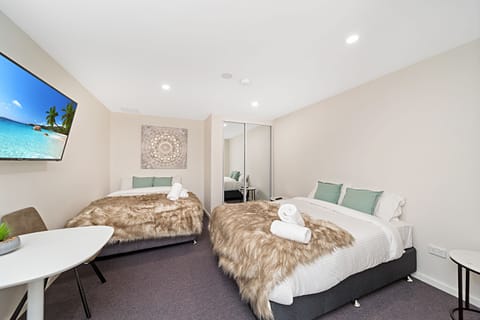 Deluxe Family Room | In-room safe, soundproofing, free cribs/infant beds, free WiFi