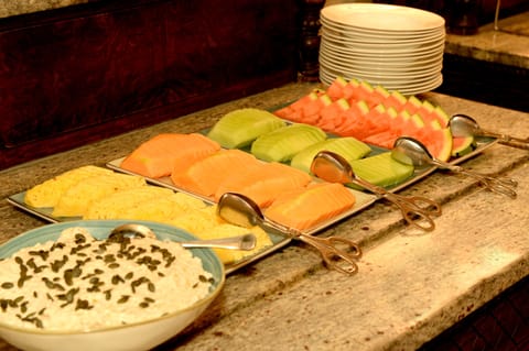 Daily buffet breakfast (ZAR 200 per person)