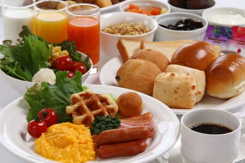 Daily buffet breakfast (JPY 1980 per person)