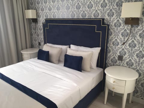 Superior Double Room, 1 Queen Bed | Premium bedding, individually decorated, individually furnished, desk