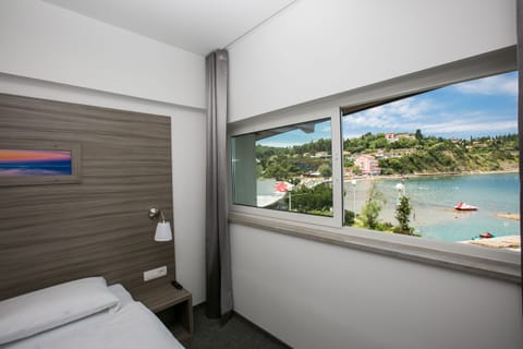 Superior Double Room | Minibar, in-room safe, desk, free WiFi