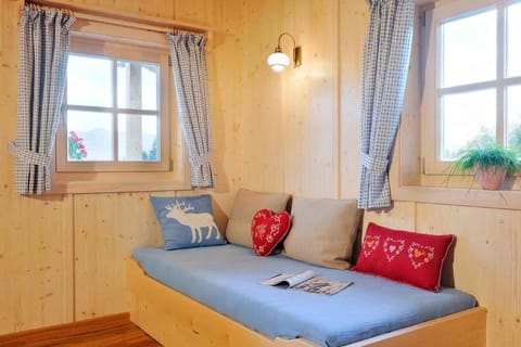 Chalet (Kampenwand) | 2 bedrooms, individually decorated, laptop workspace