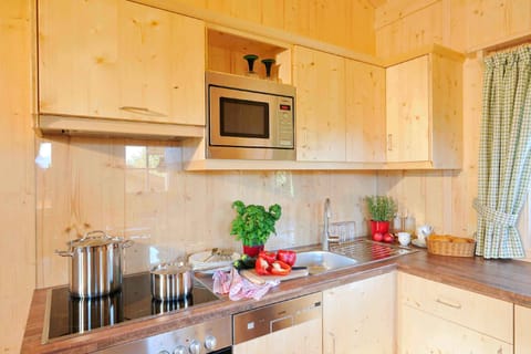 Chalet (Hochries) | Private kitchen | Full-size fridge, microwave, oven, stovetop