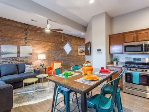 2nd Floor Living/Kitchen