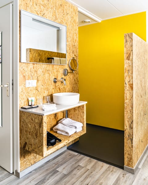 Deluxe Room | In-room safe, individually decorated, desk, blackout drapes