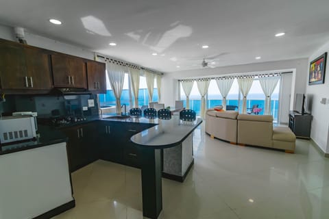 POSEIDON PENTH-HOUSE 2 ROOMS | Private kitchen | Fridge, microwave, oven, stovetop