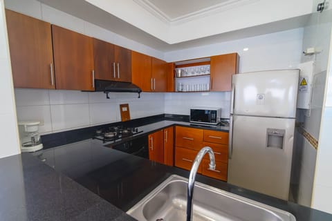 POSEIDON PENT-HOUSE SUPERIOR 4 ROOMS | Private kitchen | Fridge, microwave, oven, stovetop