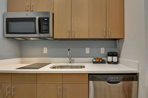 Studio, 1 King Bed, Accessible, Bathtub | Private kitchen | Full-size fridge, microwave, stovetop, dishwasher