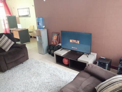 Superior Studio | Living room | LCD TV, Netflix