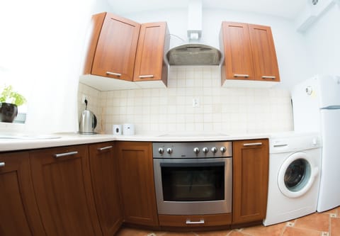 Modern Apartment | Iron/ironing board, free WiFi, bed sheets