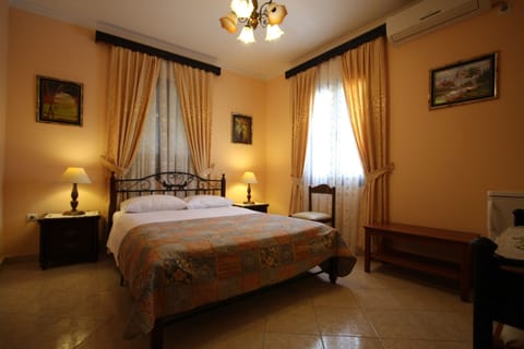 Double Room | Egyptian cotton sheets, premium bedding, pillowtop beds, in-room safe