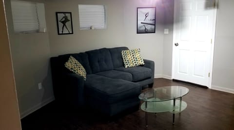 Comfort Apartment, 1 Queen Bed, Non Smoking | Living area