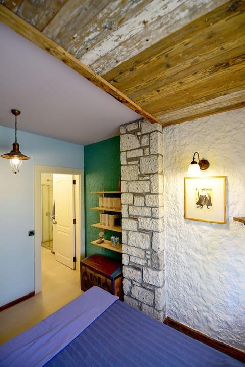 Economy Double Room, 1 Double Bed, Garden View | Desk, soundproofing, iron/ironing board, free WiFi