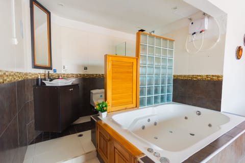 Luxury Double Room | Private spa tub