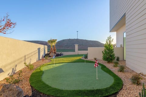 Private Putting Green