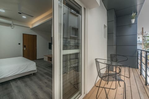 Studio with Kitchenette Balcony | In-room safe, desk, soundproofing, free WiFi