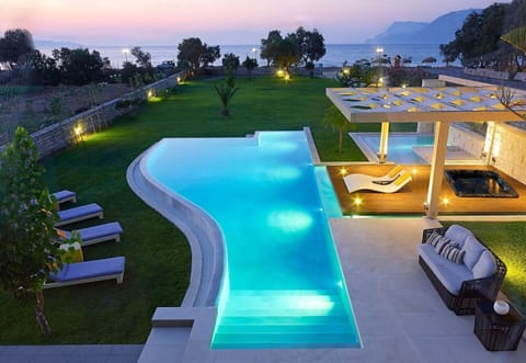 Private unique pool and spa