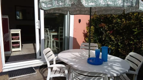 convenient for al fresco catering