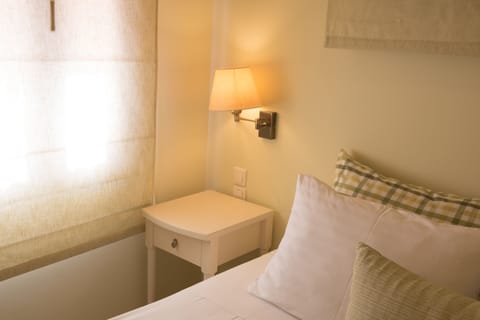 Apartment (Portha) | 1 bedroom, Egyptian cotton sheets, premium bedding, in-room safe