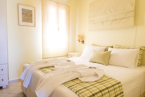 Apartment (Portha) | 1 bedroom, Egyptian cotton sheets, premium bedding, in-room safe