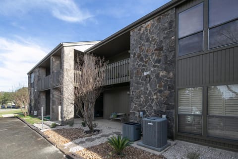 Condo, 2 Bedrooms | Exterior