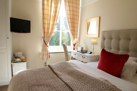 Standard Single Room | Hypo-allergenic bedding, desk, iron/ironing board, free WiFi