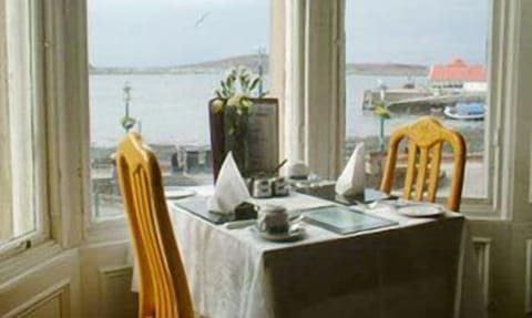 Breakfast and dinner served, ocean views