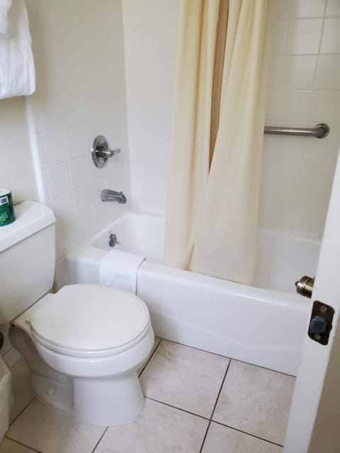 Deluxe Room, 2 Double Beds | Bathroom | Hair dryer, towels