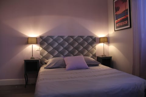 Chambre Deluxe Lilas | Individually decorated, individually furnished, soundproofing, free WiFi