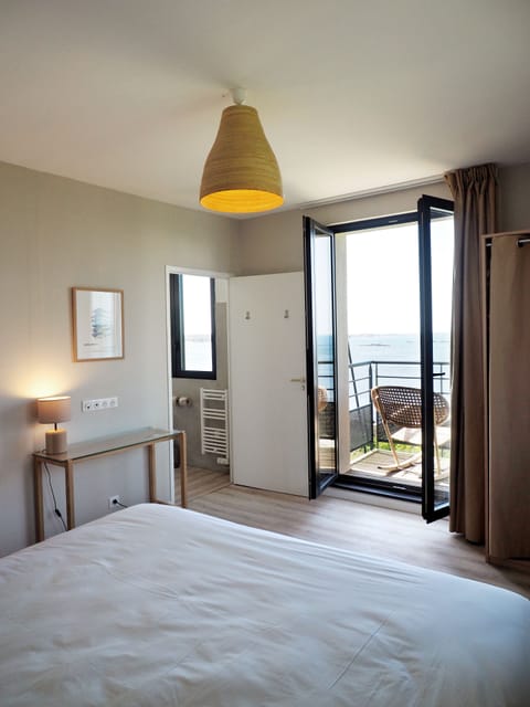 Classic Double or Twin Room, Non Smoking, Ocean View | Premium bedding, soundproofing, bed sheets, wheelchair access