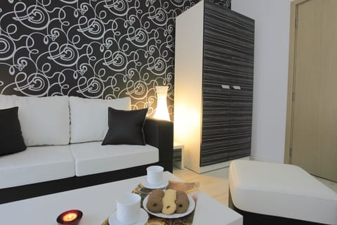 Standard Studio, Balcony | Individually furnished, iron/ironing board, WiFi, bed sheets