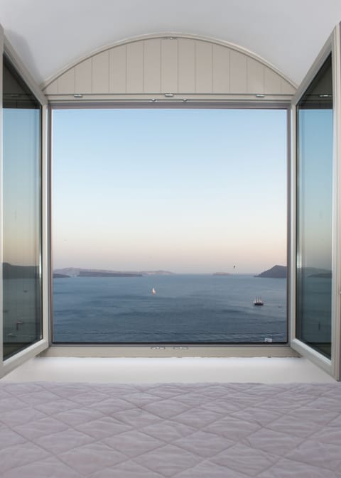 Deluxe Villa with Outdoor Private Heated Pool and Caldera View | View from room