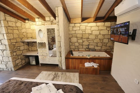 9 Jakuzili Bahce suit | Jetted tub