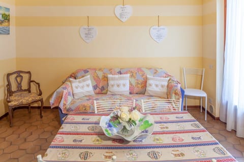 Dining Room, Kitchen