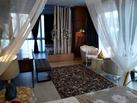 Signature Suite, 1 Queen Bed with Sofa bed, Pool View, Poolside | Egyptian cotton sheets, premium bedding, in-room safe