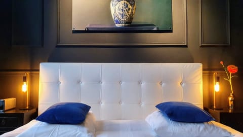 Deluxe Suite | Egyptian cotton sheets, premium bedding, minibar, desk