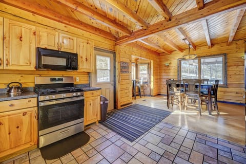Fully stocked kitchen of cabin #1