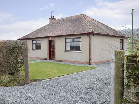 Attractive detached holiday cottage | Beuchan Bungalow - Beuchan Farm, Keir Mill, Thornhill