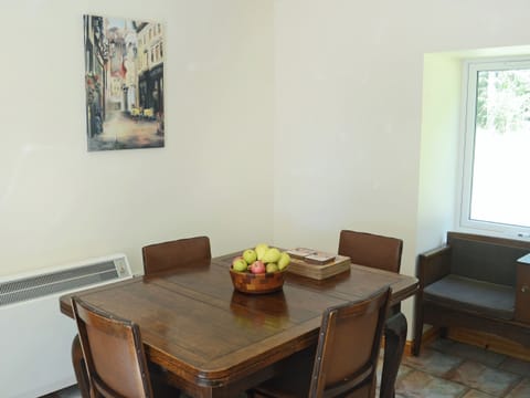Generous sized dining area | Old Midoxgate Farmhouse, Midoxgate, near Tain
