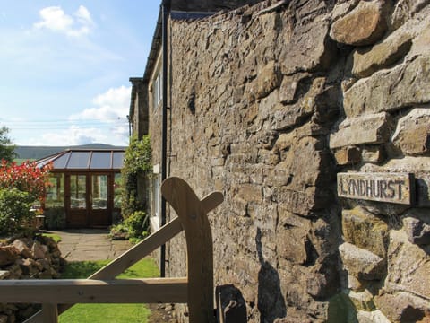 Charming Yorkshire Dales stone cottage | Lyndhurst Cottage, Carlton-in-Coverdale, near Leyburn
