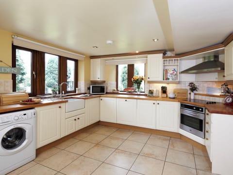 Kitchen | The Farmhouse - Smallshaw Cottages, Millhouse Green, near Penistone