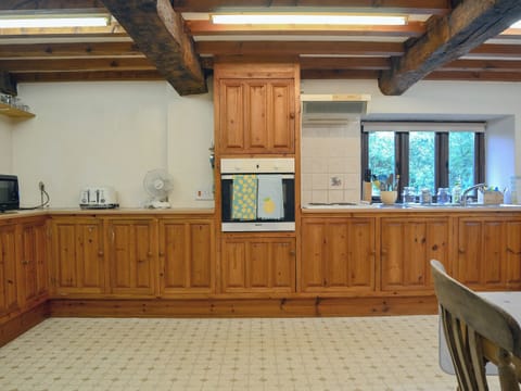 Large kitchen with dining area | The Cider House, Bredenbury, near Leominster